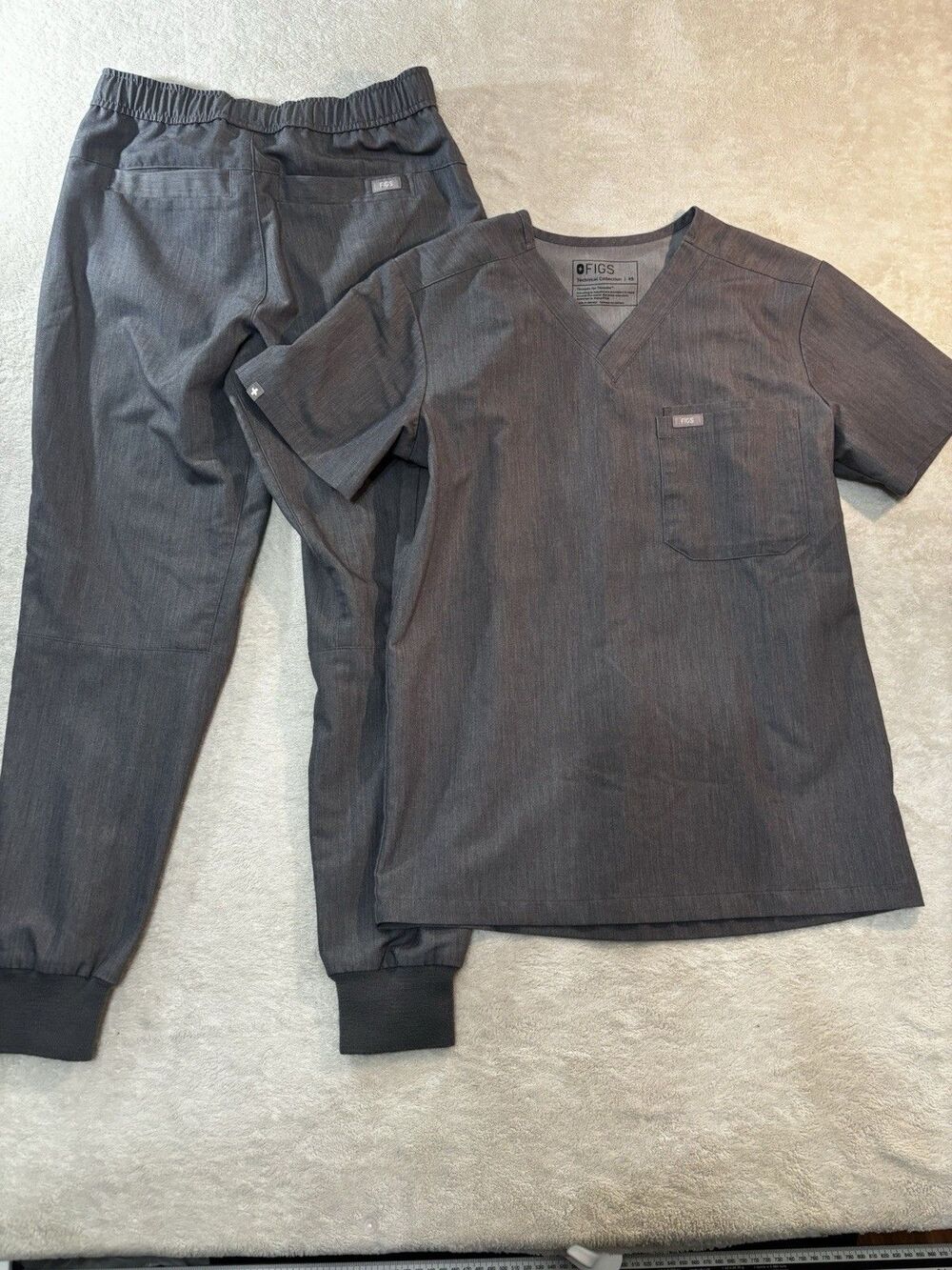 FIGS Scrub Set Catarina Top High Waisted Jogger Scrub Pants XS Graphite Gray